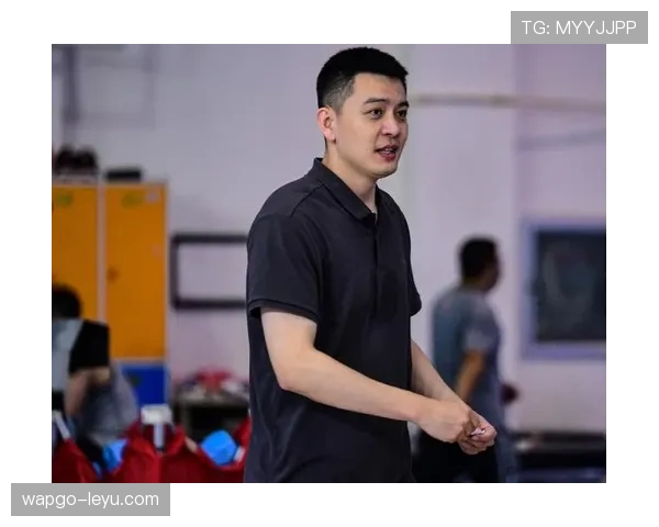 顶级教练风采：幕后英雄引领球队铸就辉煌
